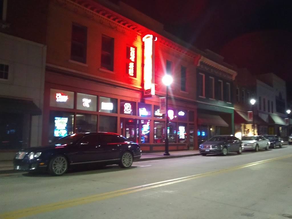 Hotshots Sports Bar & Grill | restaurant | 15 S Main St, Cape Girardeau, MO 63701, USA | 5733359449 OR +1 573-335-9449