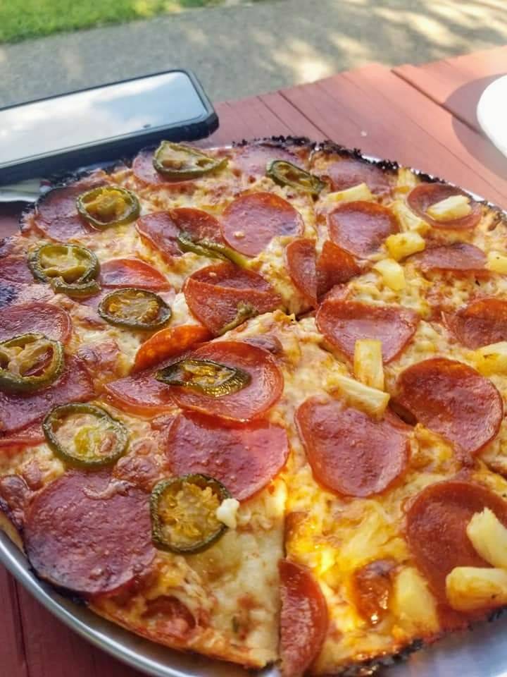 Hoeys Pizza | restaurant | 9 Amvets Ln, Randolph, MA 02368, USA | 7819637171 OR +1 781-963-7171