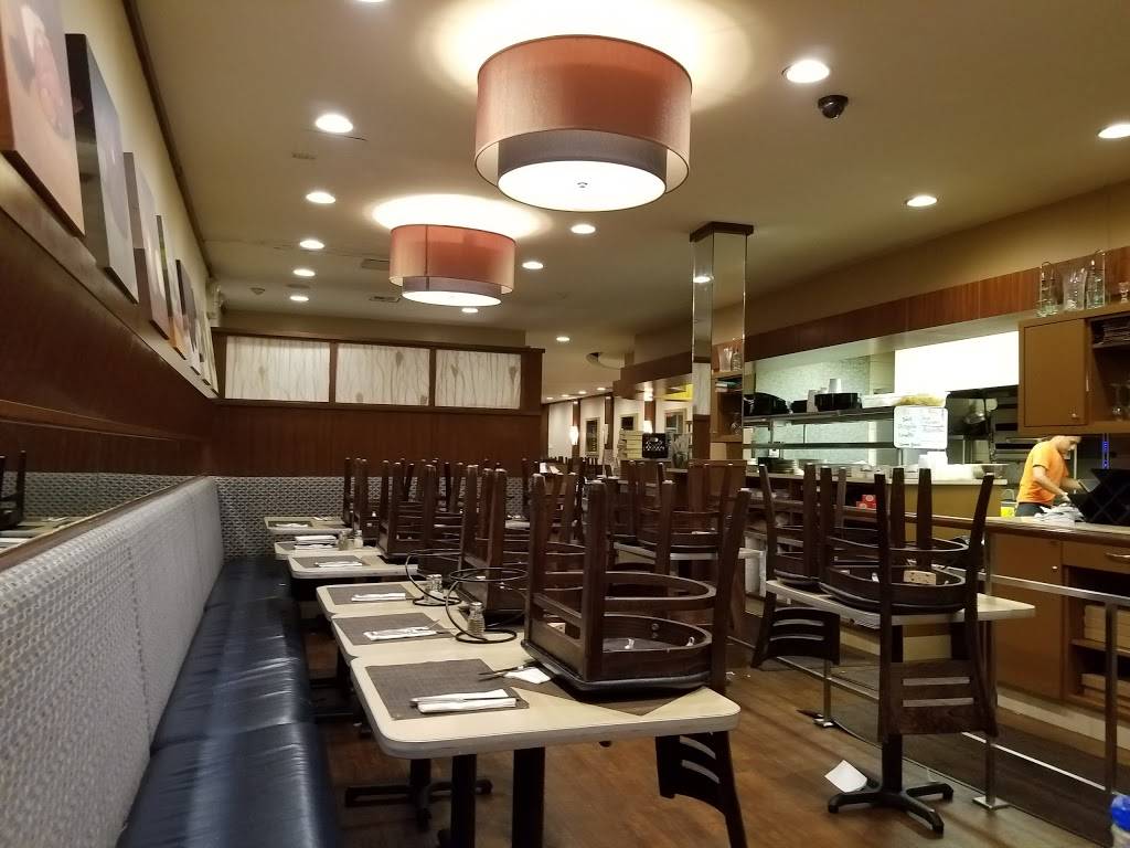 The Upper Crust | restaurant | 442 Central Ave, Cedarhurst, NY 11516, USA | 5163417211 OR +1 516-341-7211