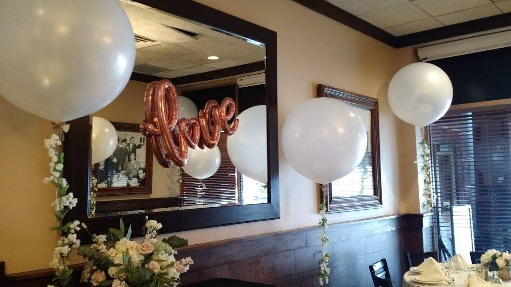 Maggianos Little Italy | restaurant | 240 Oakbrook Center, Oak Brook, IL 60523, USA | 6303680300 OR +1 630-368-0300