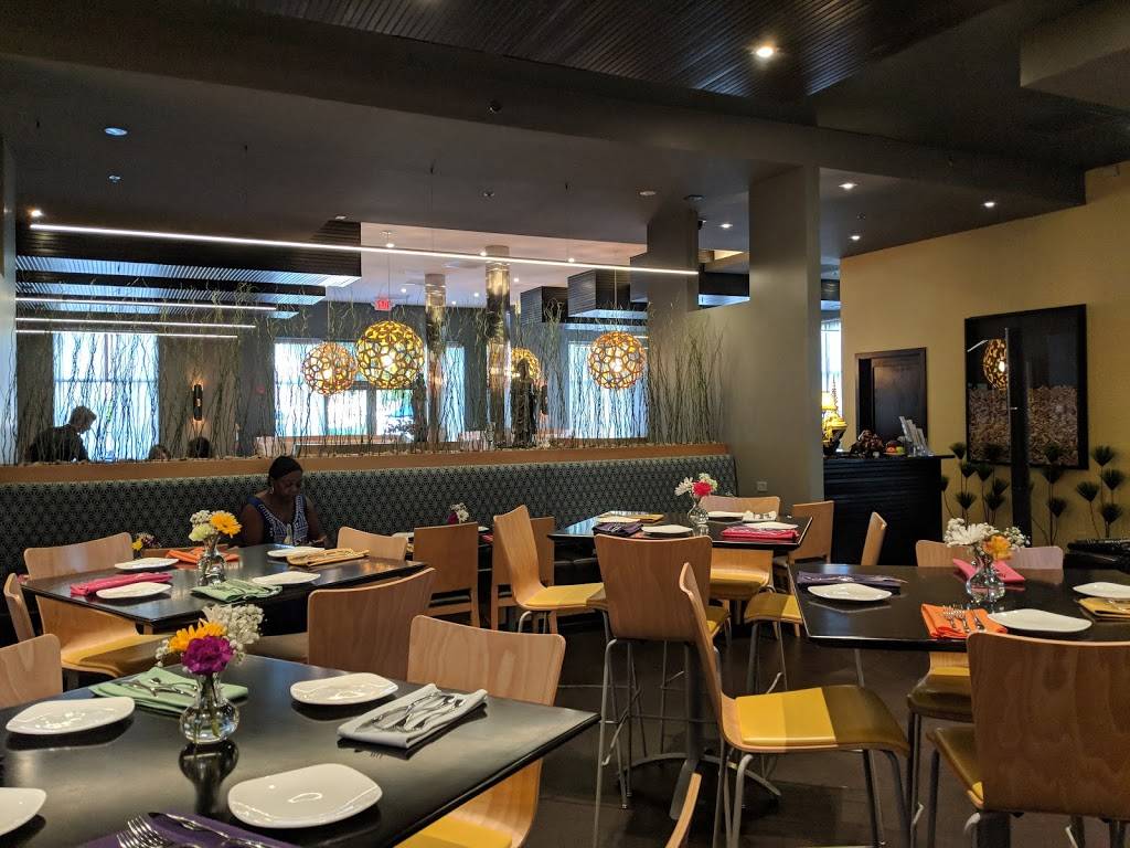 Siam Marina | restaurant | 16846 Oak Park Ave, Tinley Park, IL 60477, USA | 7084078825 OR +1 708-407-8825