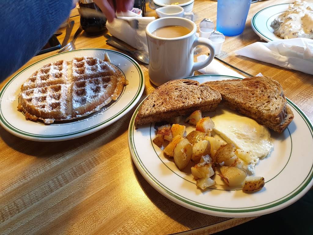 Red Moose Restaurant | restaurant | 547 Main Rd, Brownville, ME 04414, USA | 2079658300 OR +1 207-965-8300