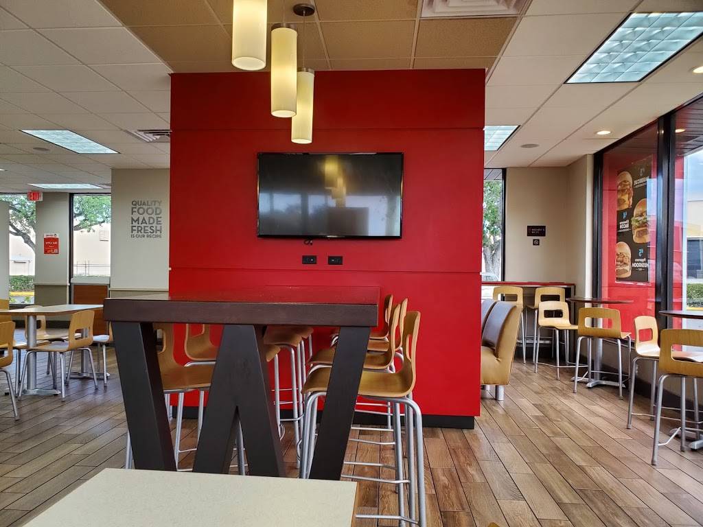 Wendys | restaurant | 365 W 78th Rd, Hialeah, FL 33014, USA | 7862176810 OR +1 786-217-6810