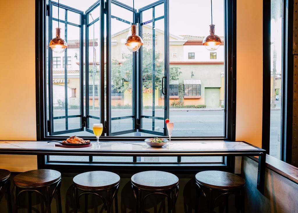 The Gray Tavern | restaurant | 10964 Ventura Blvd, Studio City, CA 91604, USA | 8183582363 OR +1 818-358-2363