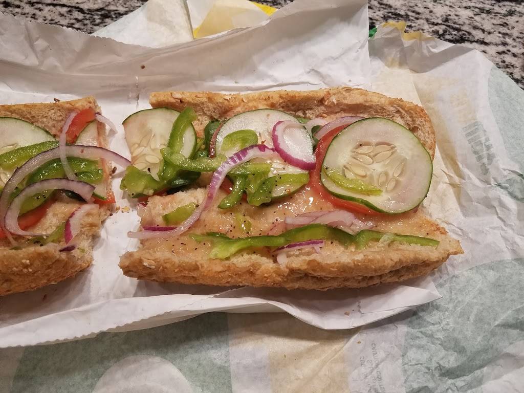 Subway Restaurants | restaurant | 493 S Weber Rd, Bolingbrook, IL 60490, USA | 6306792260 OR +1 630-679-2260