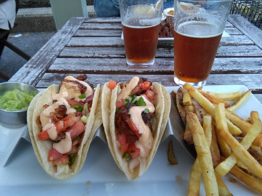 The Boatyard at Smokey Joes BBQ | restaurant | 1308 E Main St, Stamford, CT 06902, USA | 2034060605 OR +1 203-406-0605