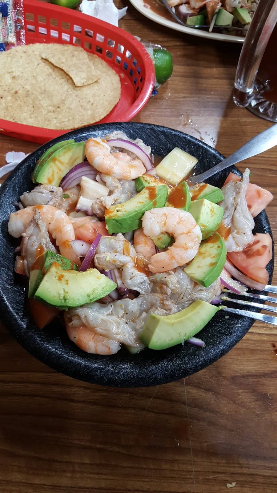 Mariscos El Viejon | restaurant | 14121 Paramount Blvd, Paramount, CA 90723, USA | 5627887354 OR +1 562-788-7354