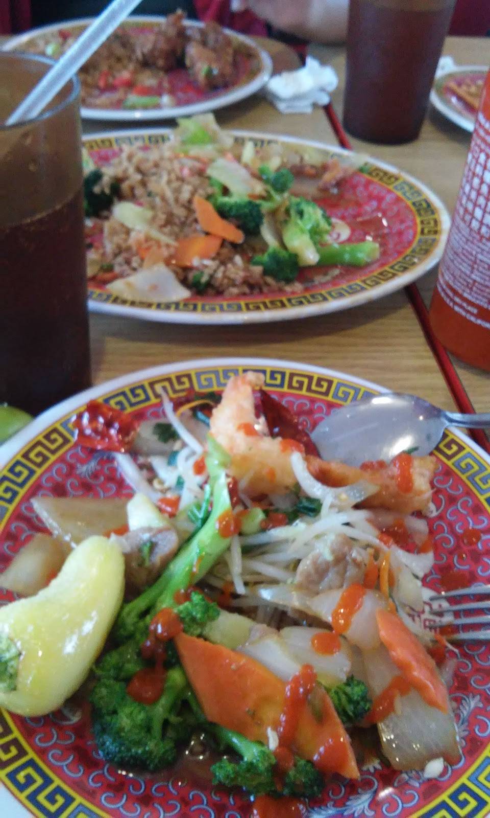 Lung Mon El Jibarito | restaurant | Sta. Julia 6523, Salvatierra, Tijuana, B.C., Mexico | 016646765148 OR +52 664 676 5148