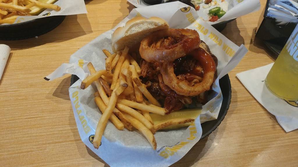 Buffalo Wild Wings | restaurant | 9301 Tampa Ave, Northridge, CA 91324, USA | 8188868520 OR +1 818-886-8520