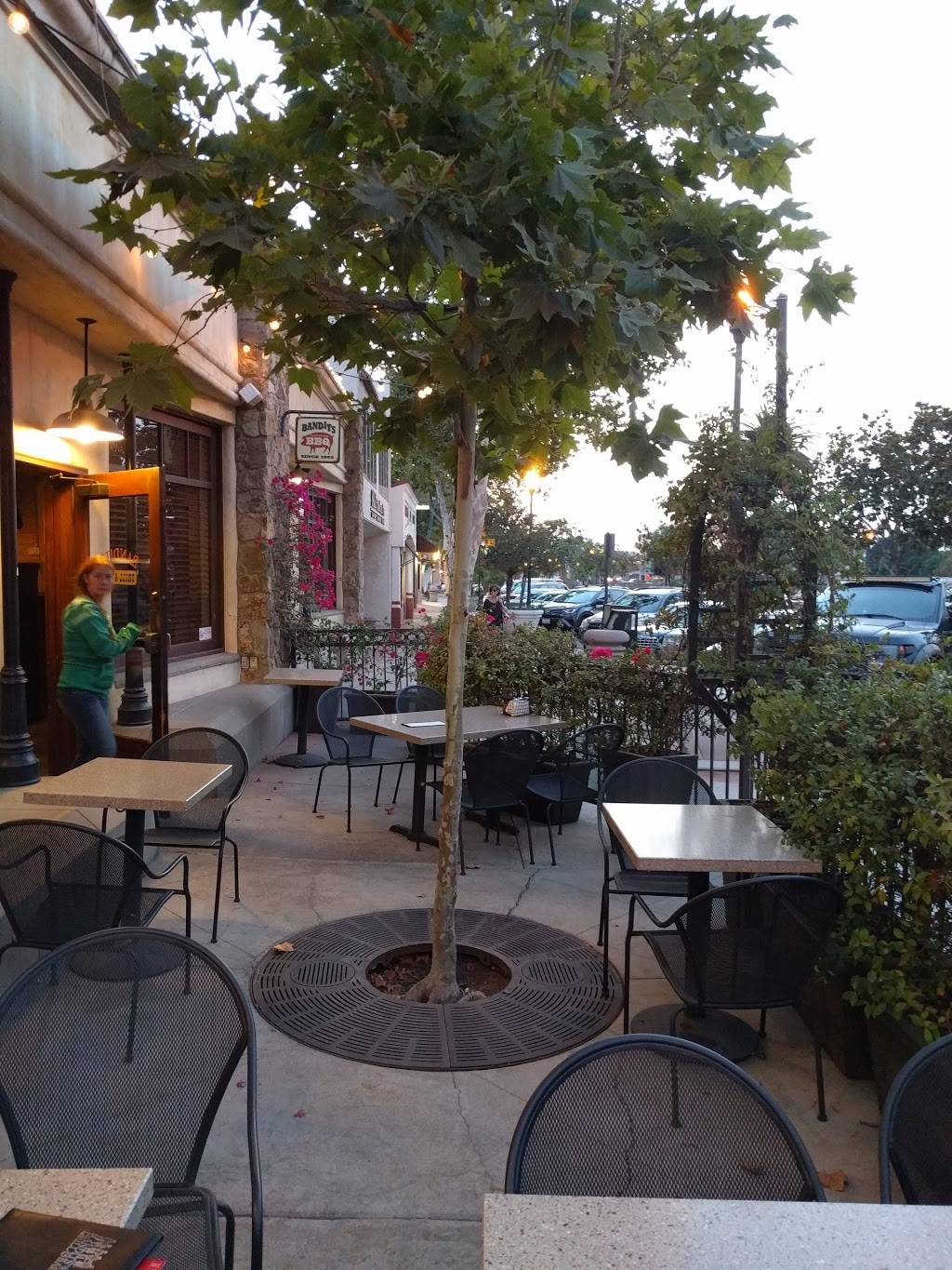 Bandits Grill and Bar | restaurant | 1980 Ventura Blvd, Camarillo, CA 93010, USA | 8054454742 OR +1 805-445-4742