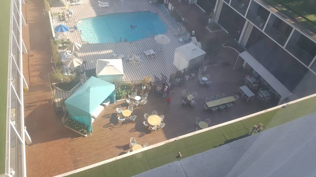 Californias | restaurant | 333 Universal Hollywood Dr, Universal City, CA 91608, USA | 8189801212 OR +1 818-980-1212