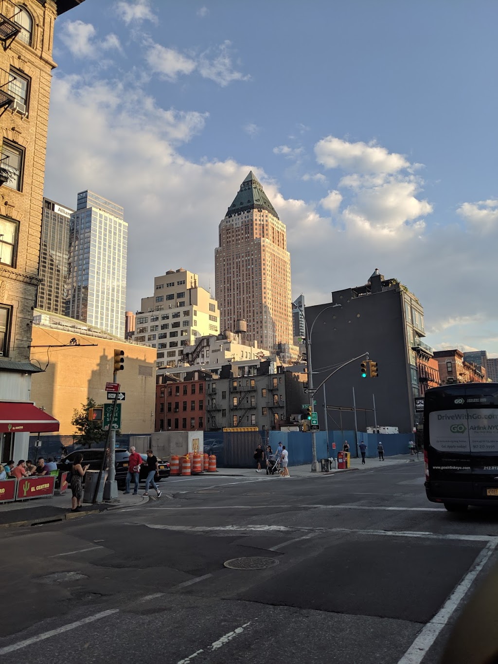 Alans Farmland Ltd | restaurant | 27 Columbus Ave, New York, NY 10023, USA | 2122655886 OR +1 212-265-5886