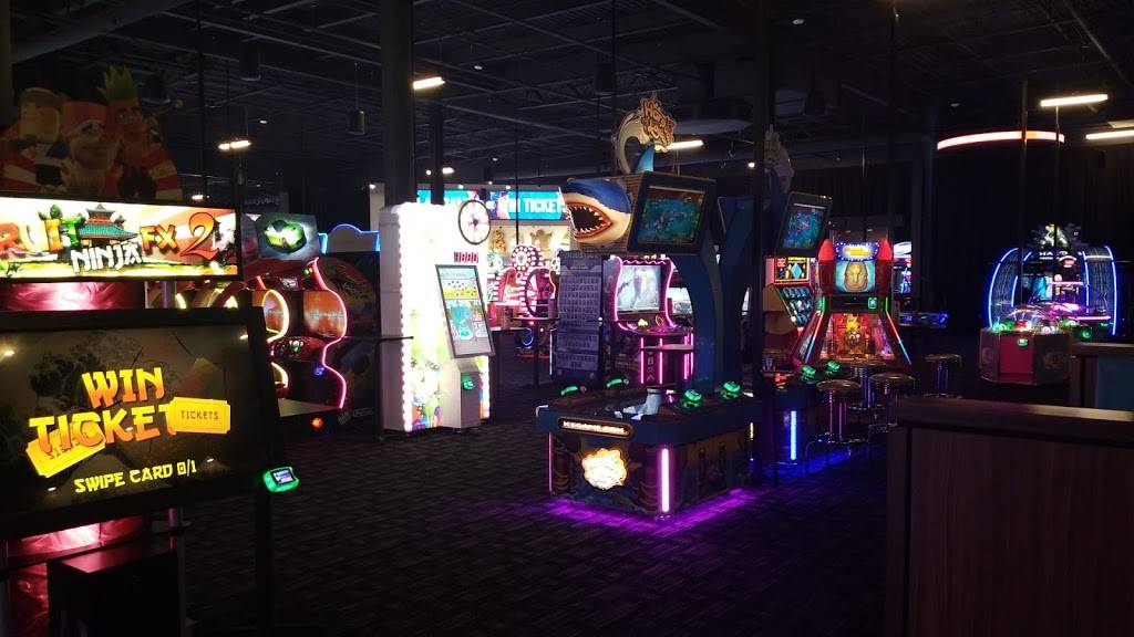 Dave & Busters | restaurant | 5000 Shelbyville Rd Ste D200, Louisville, KY 40207, USA | 5029630940 OR +1 502-963-0940