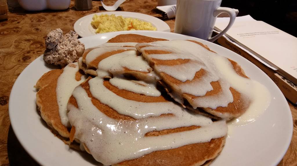 Gails Carriage Inn | restaurant | 1145 Elmhurst Rd, Des Plaines, IL 60016, USA | 8477589407 OR +1 847-758-9407