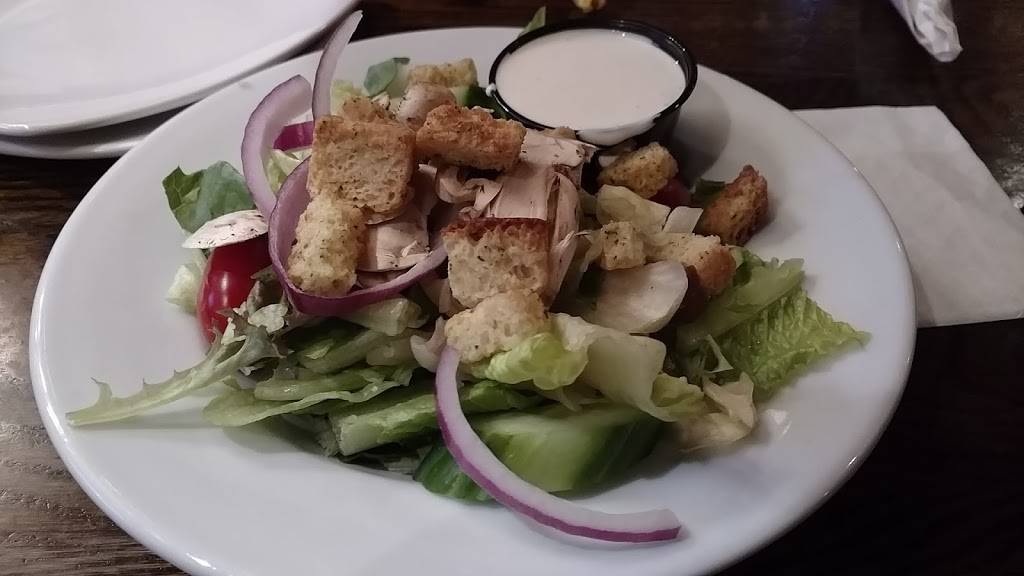 The Village Squire (Crystal Lake) | restaurant | 4818 Northwest Hwy, Crystal Lake, IL 60014, USA | 8154554130 OR +1 815-455-4130