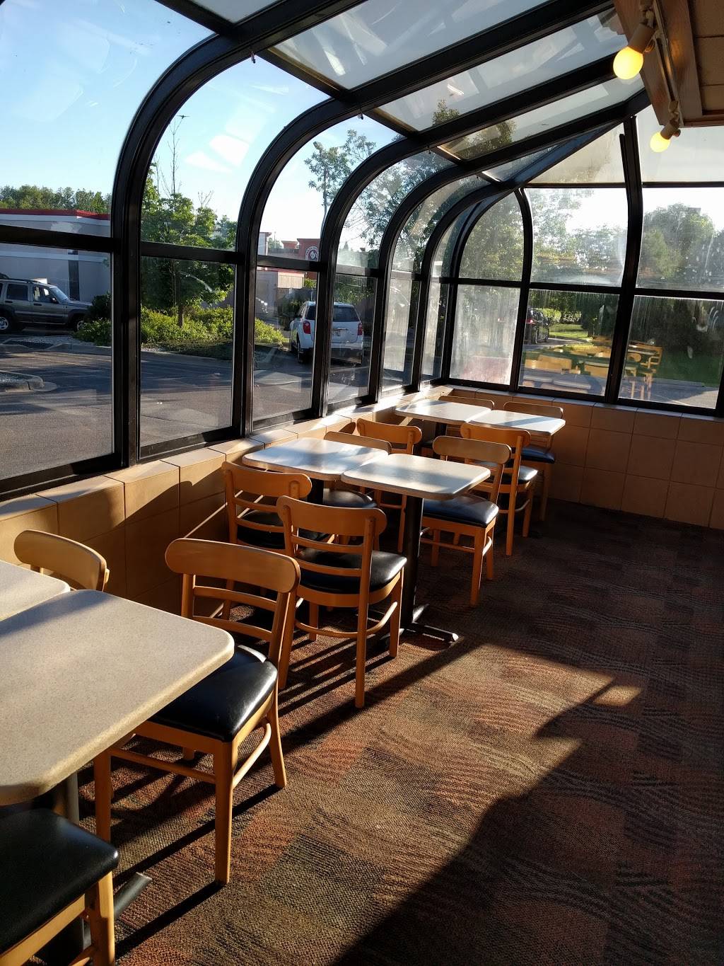 Wendys | restaurant | N96W17600 County Line Rd, Colgate, WI 53017, USA | 2622551315 OR +1 262-255-1315