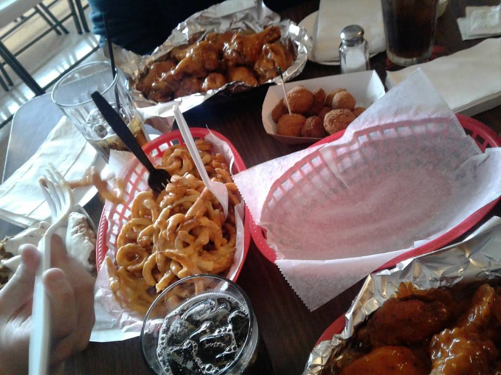 Little Wing Cafe | restaurant | 2750 Mahoning Ave #3, Warren, OH 44483, USA | 3303995896 OR +1 330-399-5896