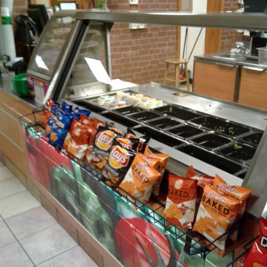 Subway Restaurants | restaurant | 3200 N High St, Columbus, OH 43202, USA | 6142677827 OR +1 614-267-7827