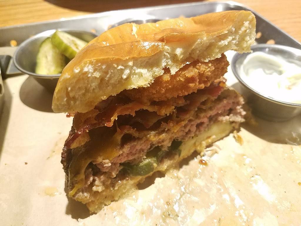 Chilis | meal takeaway | 8008 Cedar Springs Road, Dallas, TX 75235, USA | 2143532722 OR +1 214-353-2722