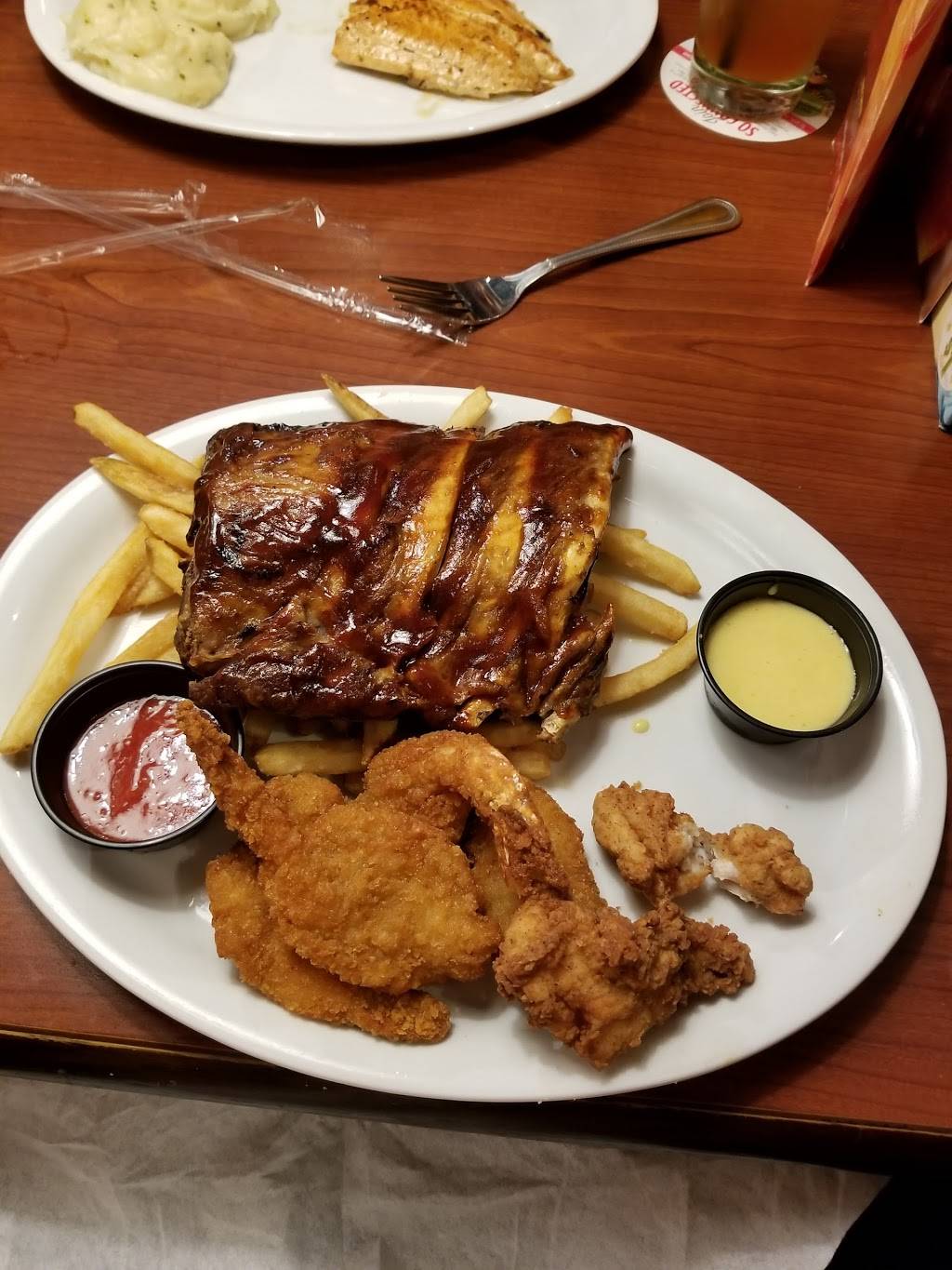 Ruby Tuesday | restaurant | 905 Hartford Turnpike, Waterford, CT 06385, USA | 8604379825 OR +1 860-437-9825