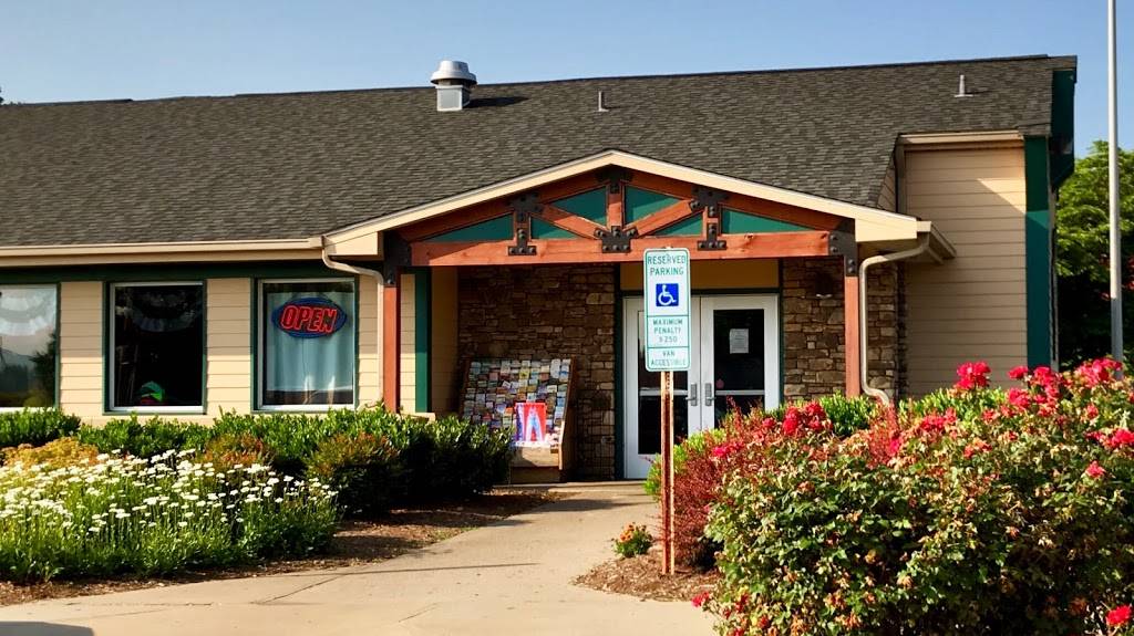 Moose Cafe Asheville | restaurant | 570 Brevard Rd, Asheville, NC 28806, USA | 8282550920 OR +1 828-255-0920