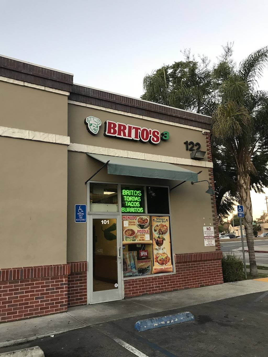 Britos Taqueria | restaurant | 122 17th St, Santa Ana, CA 92706, USA | 7146473700 OR +1 714-647-3700