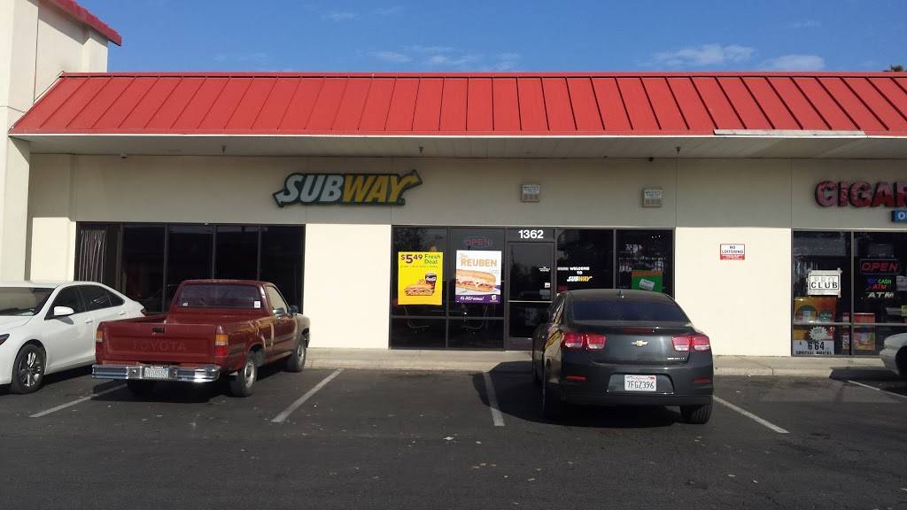 Subway Restaurants | restaurant | 1362 E Bardsley Ave, Tulare, CA 93274, USA | 5596886706 OR +1 559-688-6706