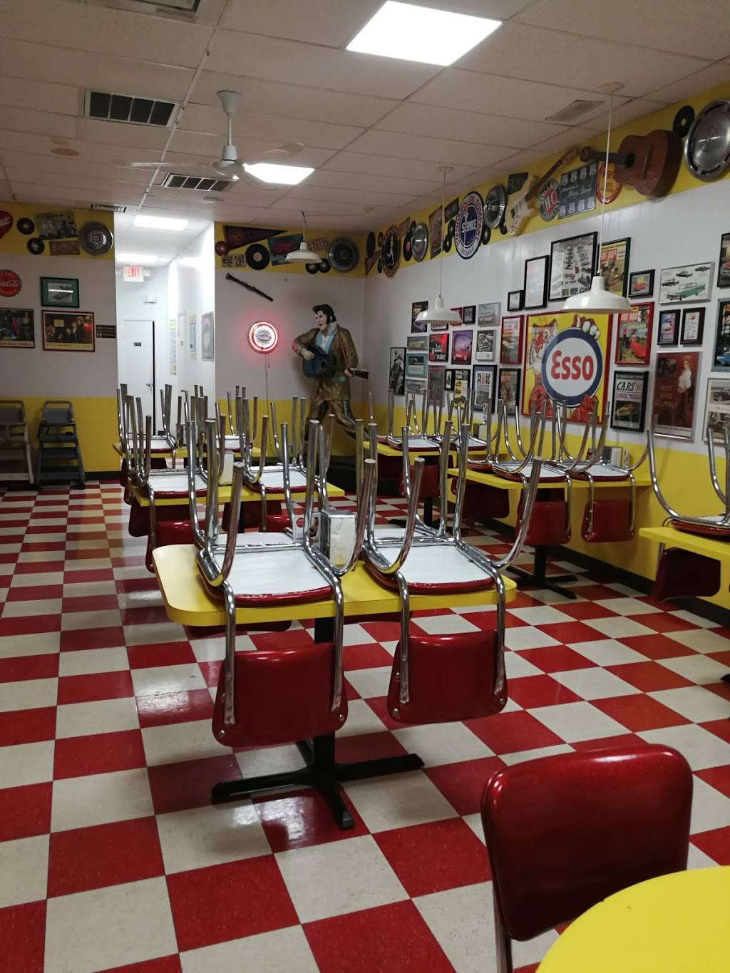 Jodys Hot Dogs | restaurant | 326 Republic Ave, Joliet, IL 60435, USA | 8157290251 OR +1 815-729-0251