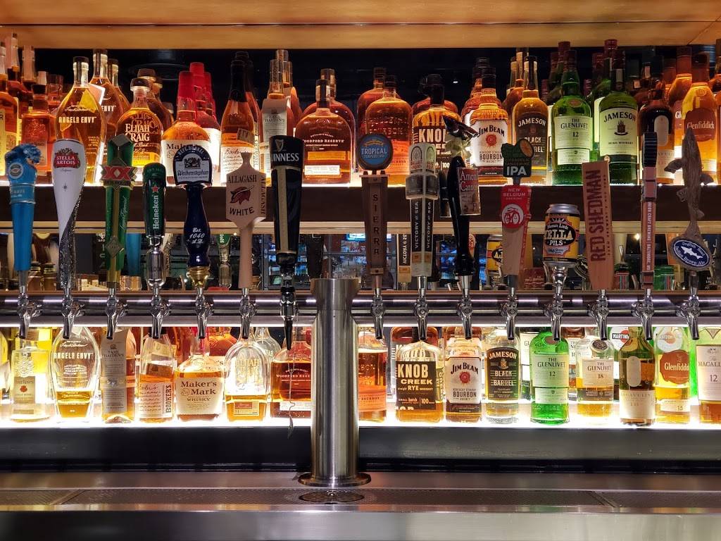 BJs Restaurant & Brewhouse | restaurant | 6181 Columbia Crossing Cir, Columbia, MD 21045, USA | 4433938600 OR +1 443-393-8600