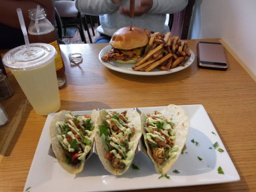 Bronx Burger Bistro | restaurant | 1426 Zerega Ave, Bronx, NY 10462, USA | 7189313676 OR +1 718-931-3676