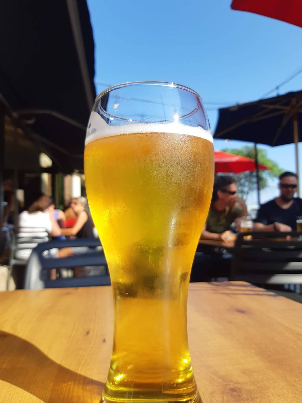 Bistro de la Gare | restaurant | 248 Rue Lindsay, Drummondville, QC J2C 1P1, Canada | 8194770877 OR +1 819-477-0877