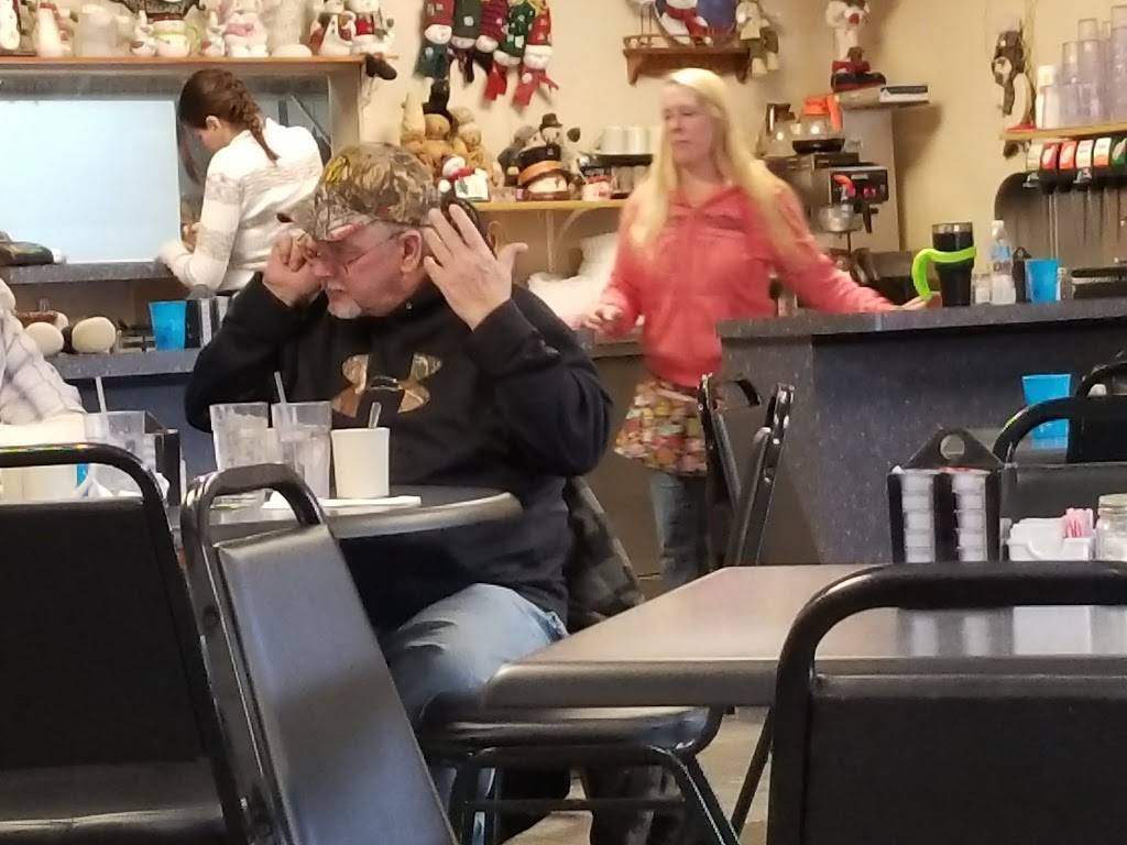 Chatter Box Cafe | restaurant | 140 S Schuyler Ave, Bradley, IL 60915, USA | 8159374402 OR +1 815-937-4402