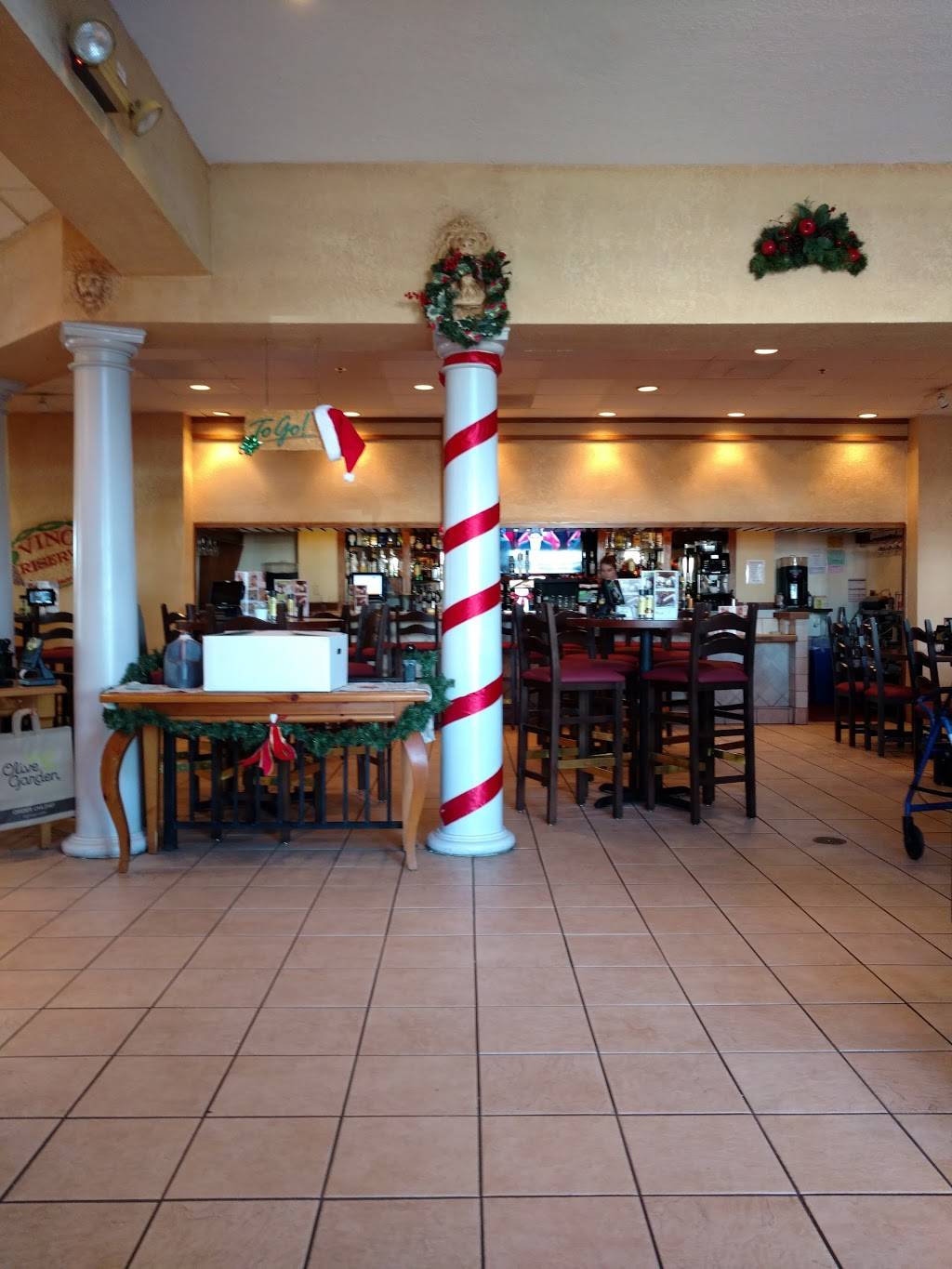 Olive Garden Italian Restaurant | meal takeaway | 5500 Grossmont Center Dr, La Mesa, CA 91942, USA | 6194607221 OR +1 619-460-7221