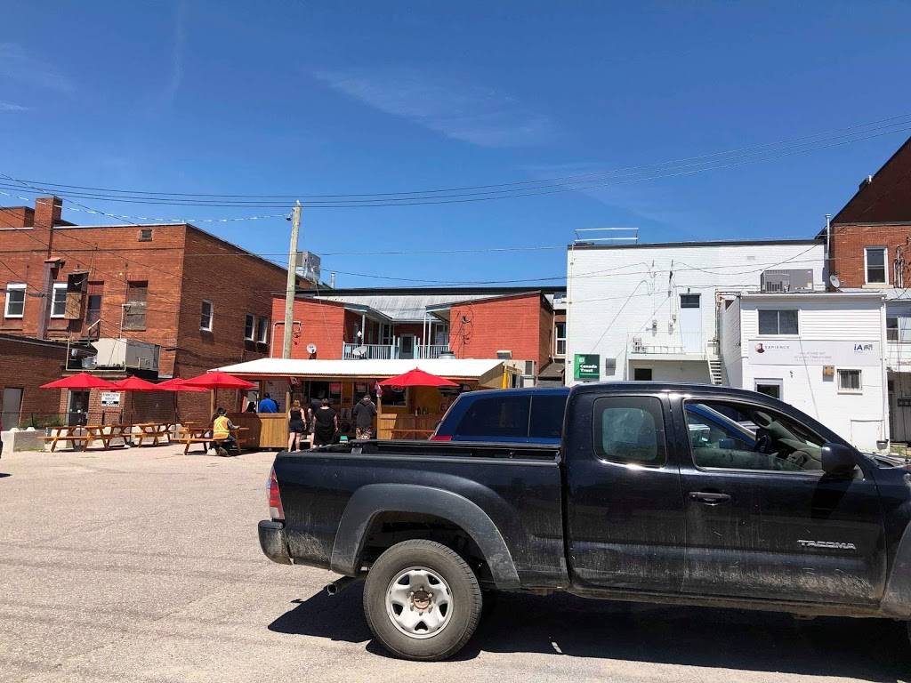 Food Express | restaurant | 261 Argyle St S, Renfrew, ON K7V 1T7, Canada | 6132556766 OR +1 613-255-6766