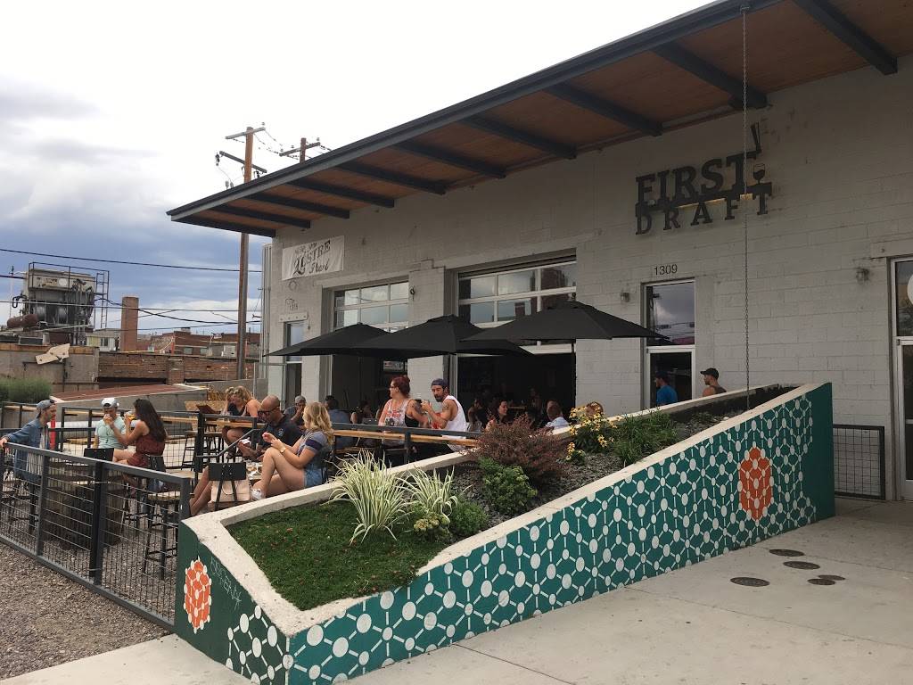 First Draft Taproom & Kitchen | restaurant | 1309 26th St, Denver, CO 80205, USA | 3037368400 OR +1 303-736-8400