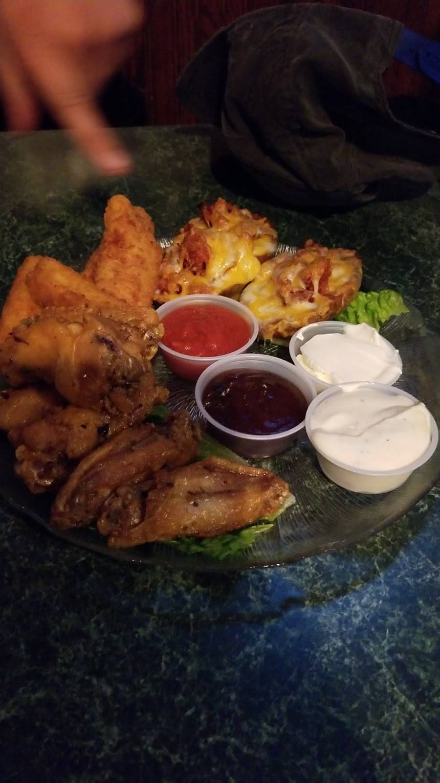 Gippers Restaurant & Ale House | restaurant | 304 Old Gate Ln, Milford, CT 06460, USA | 2038785262 OR +1 203-878-5262