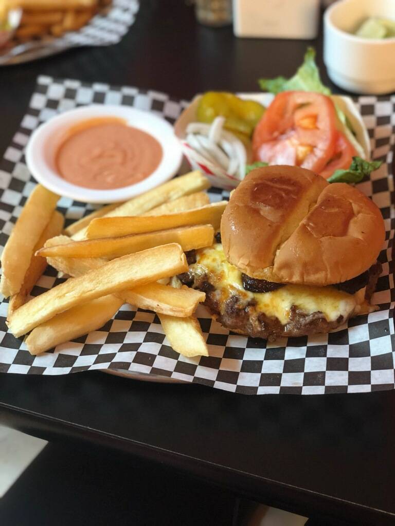 Burger Lab | restaurant | 9756 Southton Rd, San Antonio, TX 78223, USA | 2109982479 OR +1 210-998-2479