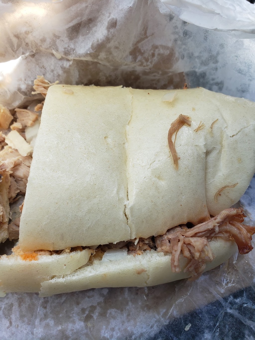 Mejor Pan Con Lechon | restaurant | 2928 NW 17th Ave, Miami, FL 33142, USA | 3056350137 OR +1 305-635-0137