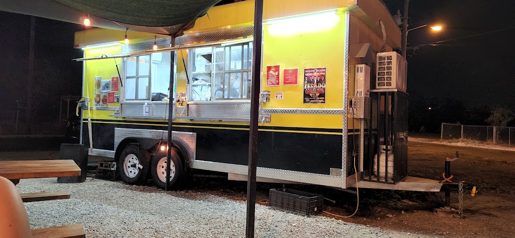 Takitos Con Sabor de Chavarria | restaurant | 1594 S Veterans Blvd, Eagle Pass, TX 78852, USA | 8305133461 OR +1 830-513-3461