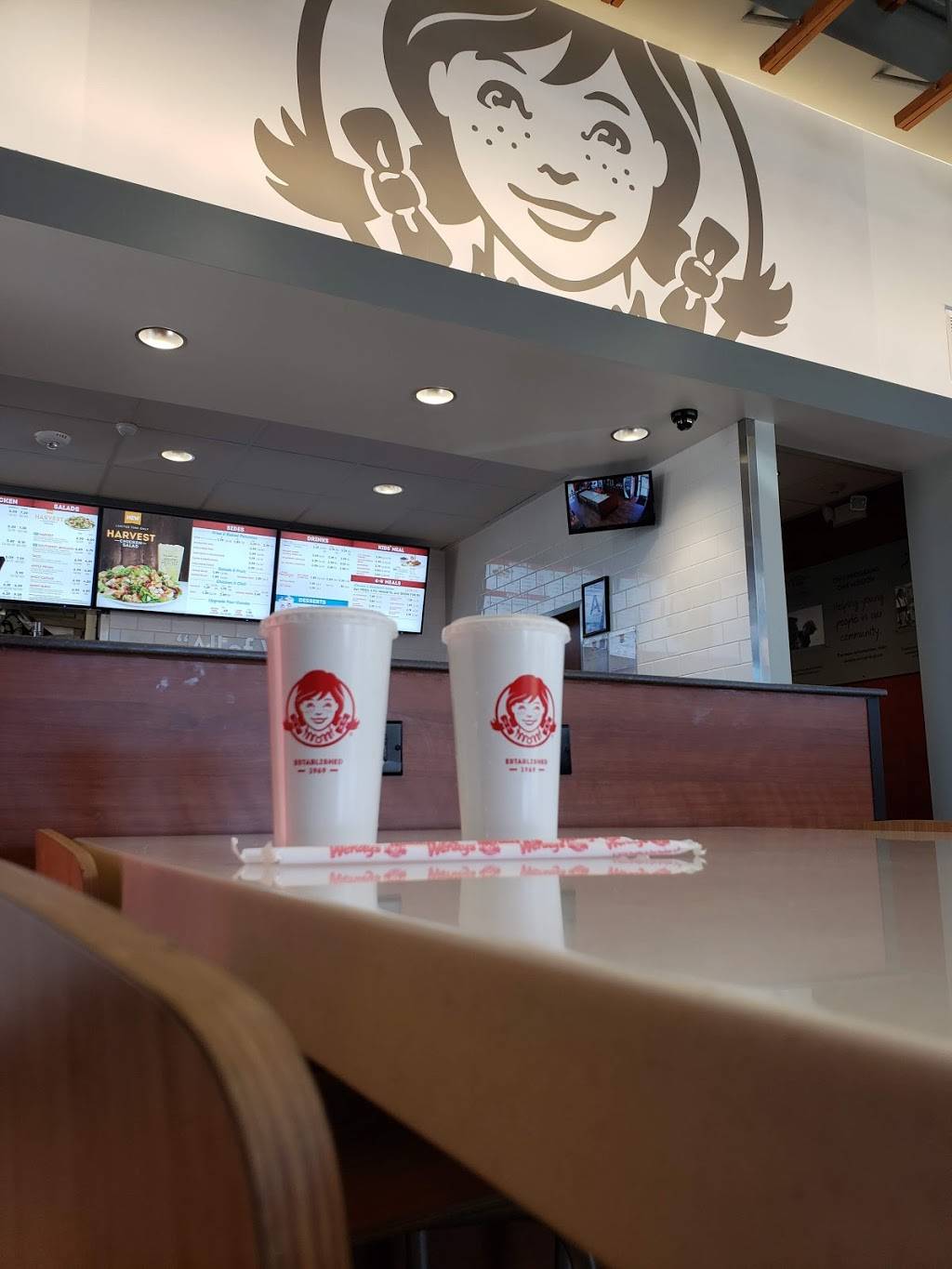 Wendys | restaurant | 13074 Main St, Hesperia, CA 92345, USA | 7602442455 OR +1 760-244-2455