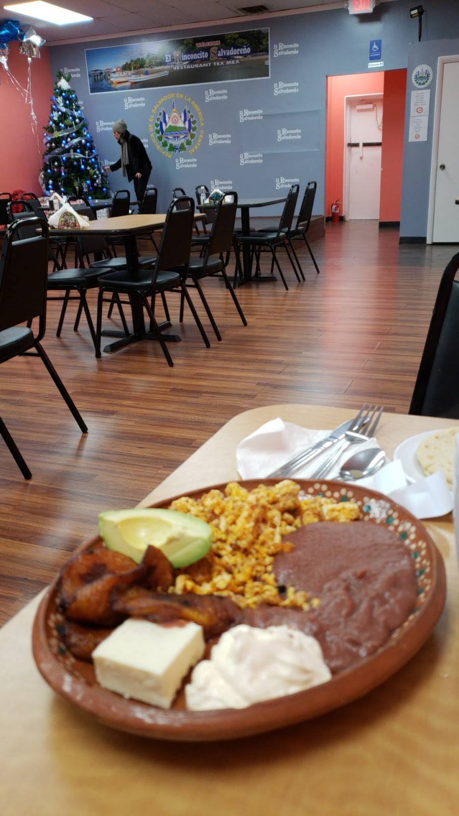 El Rinconcito Salvadoreño | restaurant | 12526 Mattawoman Dr, Waldorf, MD 20601, USA | 2402223819 OR +1 240-222-3819