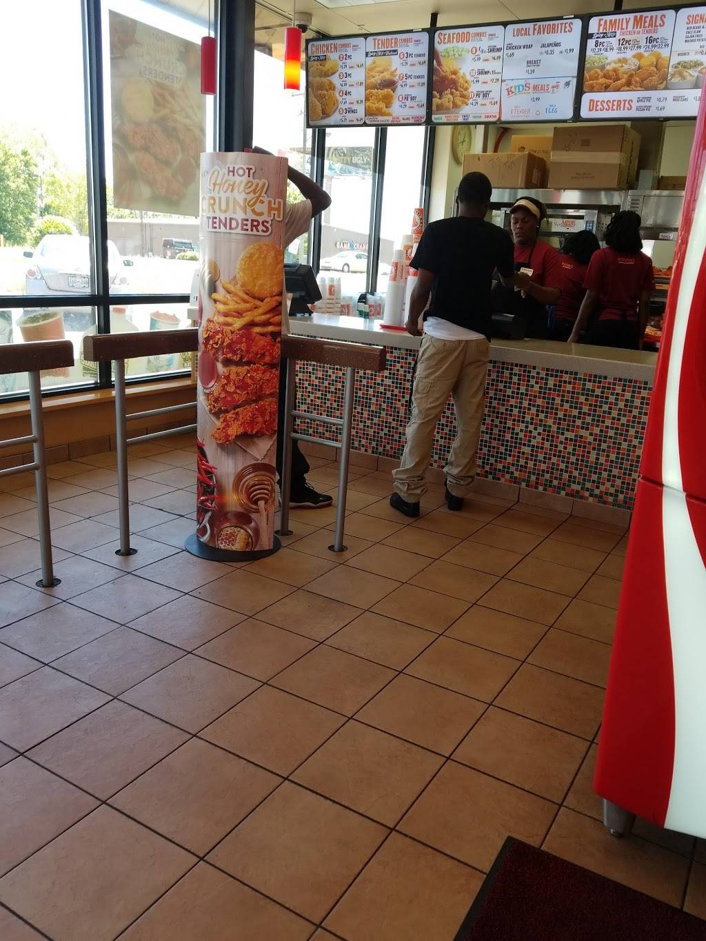 Popeyes Louisiana Kitchen | restaurant | 1921 N Highland Ave, Jackson, TN 38305, USA | 7314225513 OR +1 731-422-5513