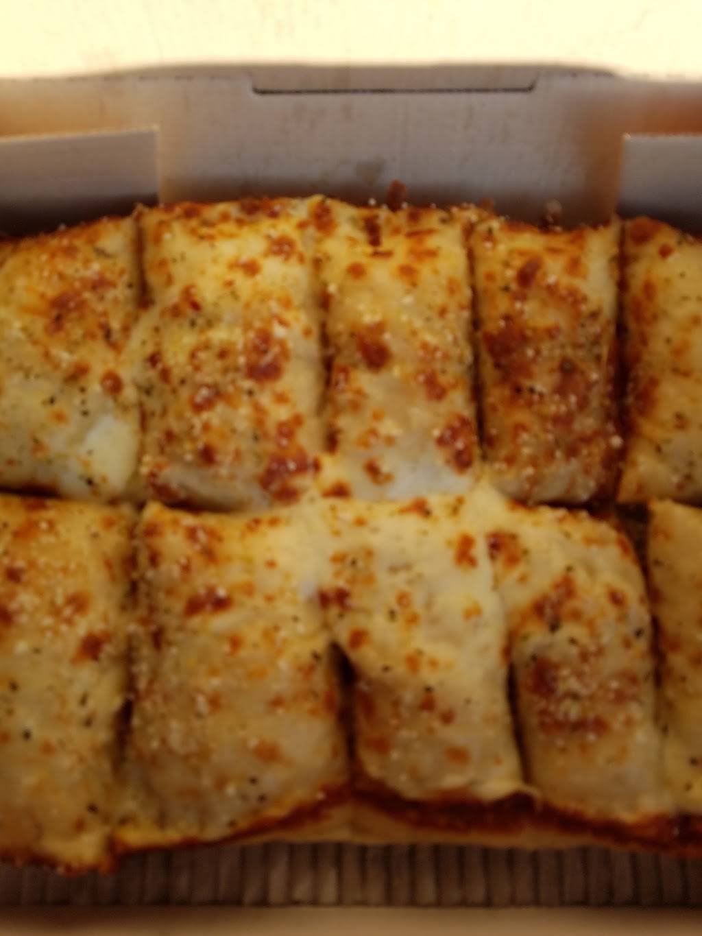 Little Caesars Pizza | meal delivery | 814 US-62, Harrison, AR 72601, USA | 8707411841 OR +1 870-741-1841