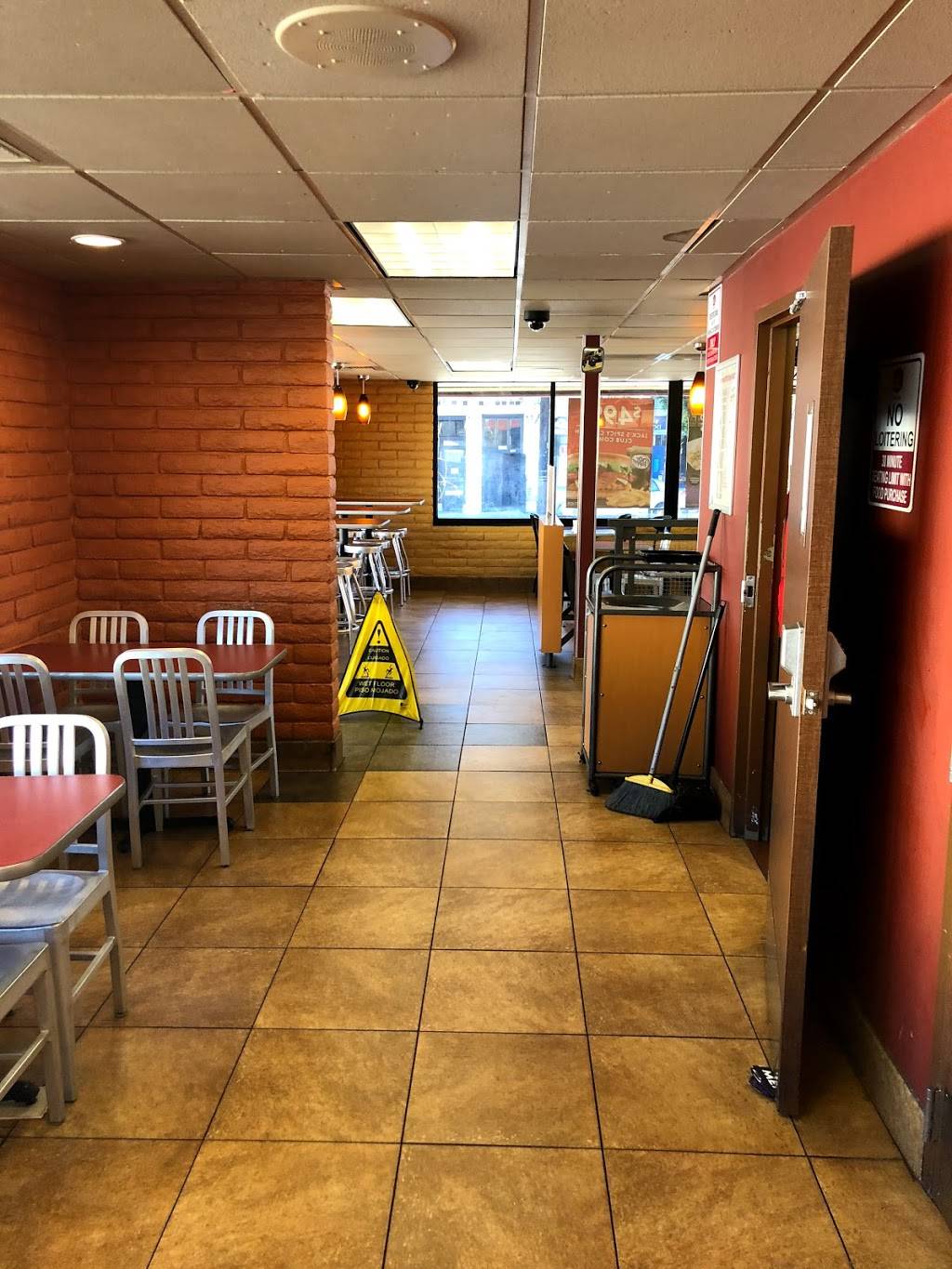 Jack in the Box | restaurant | 2701 East Cesar E Chavez Avenue, Los Angeles, CA 90033, USA | 3232681589 OR +1 323-268-1589