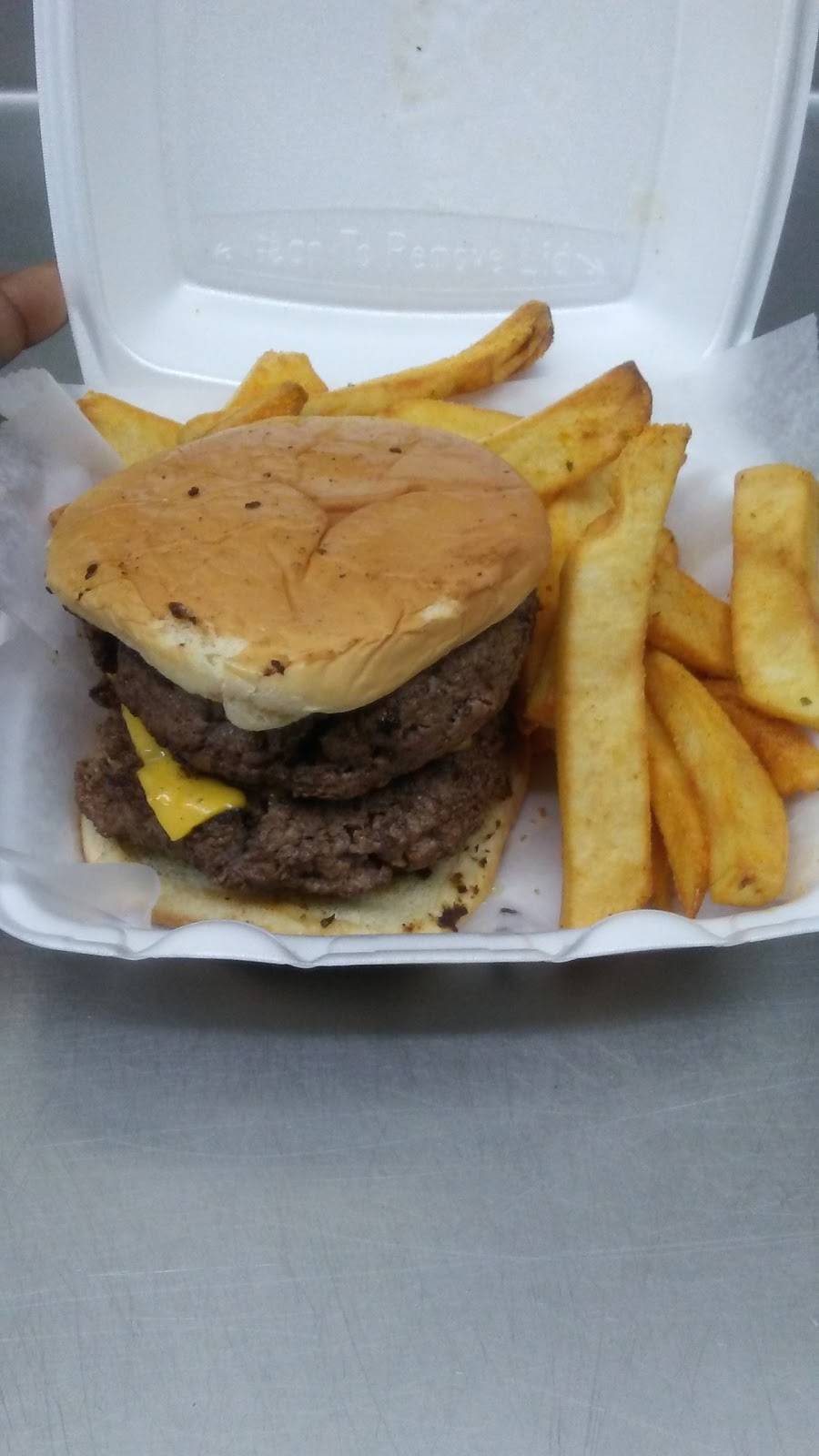 Hugstable Sports Bar & Grill | restaurant | 813 Jackson Ave, Memphis, TN 38107, USA | 9015222911 OR +1 901-522-2911