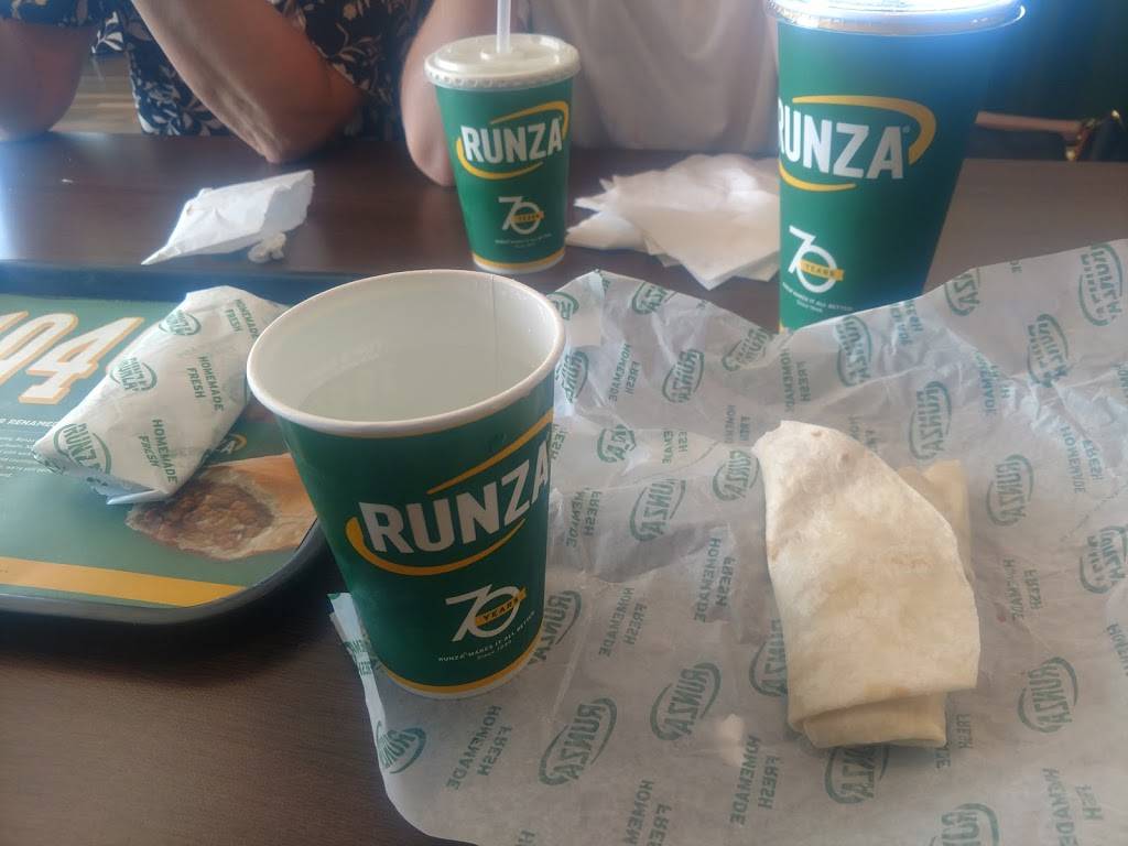 Runza Restaurant | restaurant | 2101 W 2nd St, Hastings, NE 68901, USA | 4024639491 OR +1 402-463-9491