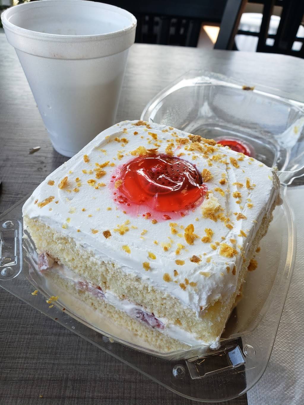 Carrusel Bakery | restaurant | 13923 Van Nuys Blvd, Arleta, CA 91331, USA | 8188967999 OR +1 818-896-7999