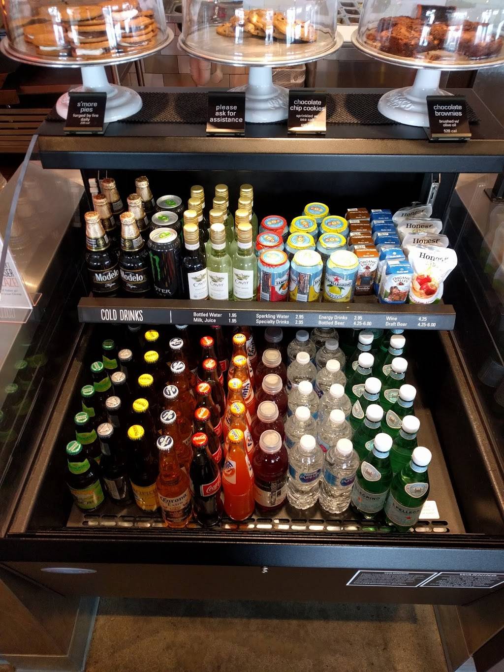 Blaze Pizza | meal takeaway | 1335 W Pacheco Blvd, Los Banos, CA 93635, USA | 2088347995 OR +1 208-834-7995