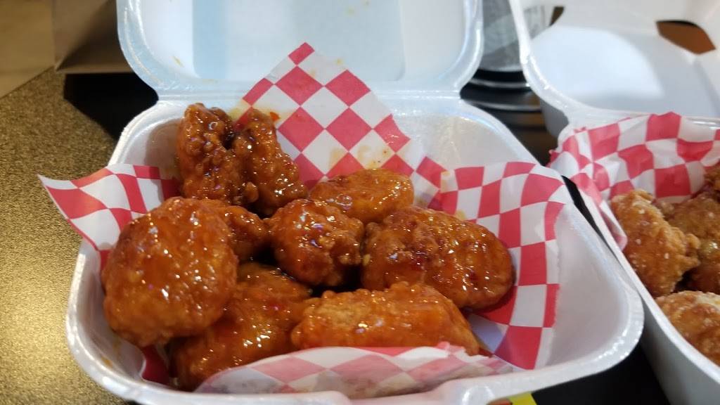 Wild Wings  n Things | restaurant | 3609 Austin Bluffs Pkwy #16, Colorado Springs, CO 80918, USA | 7195745888 OR +1 719-574-5888