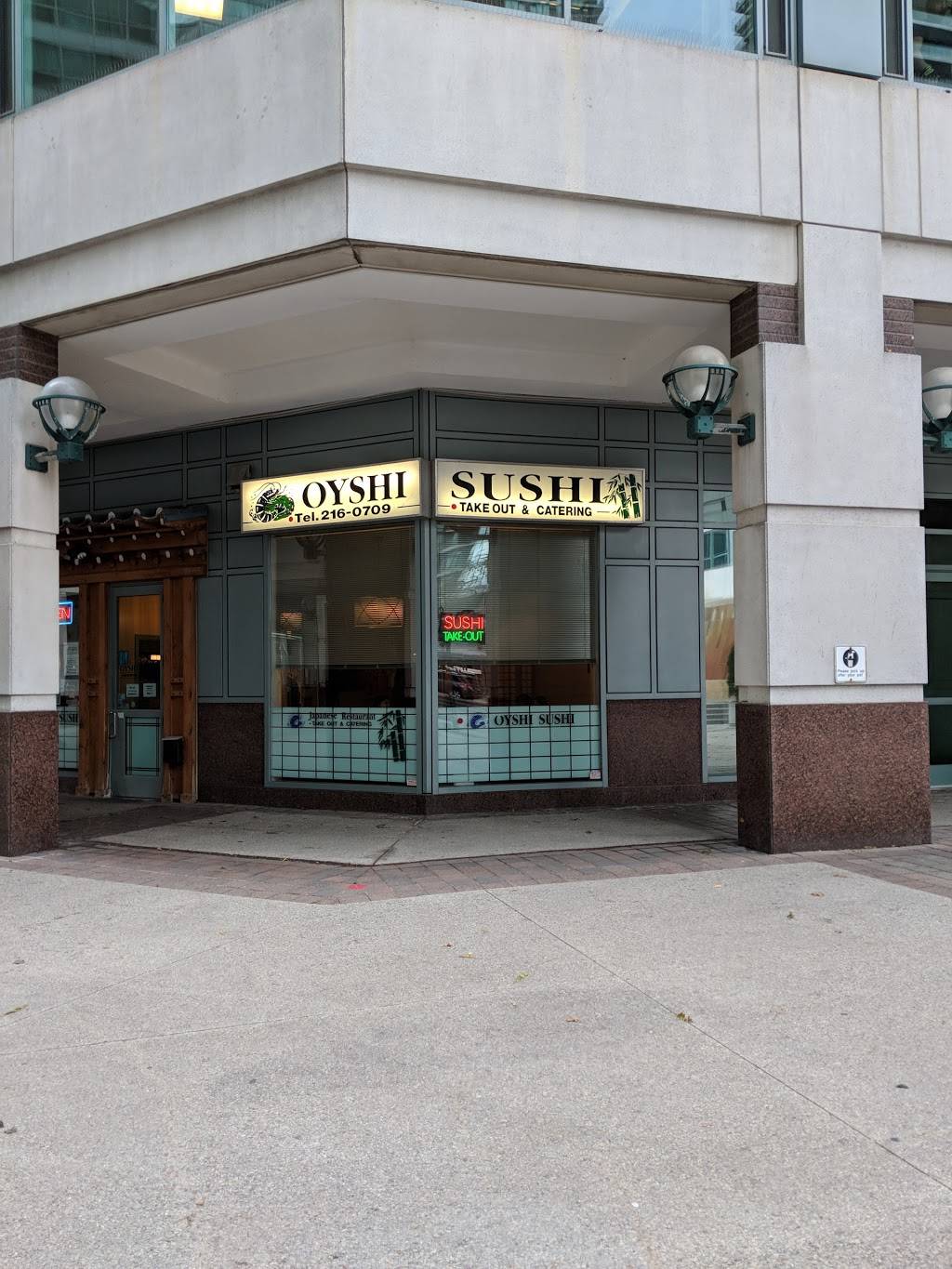 Oyshi Sushi | restaurant | 12 Queens Quay W, Toronto, ON M5J 2V3, Canada | 4162160709 OR +1 416-216-0709